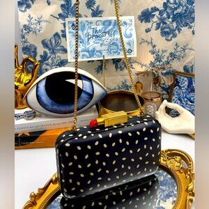 🆕 LULU GUINNESS 🧿 NWOT Carrie Box Clutch with Lipstick Fastening, Lips Print